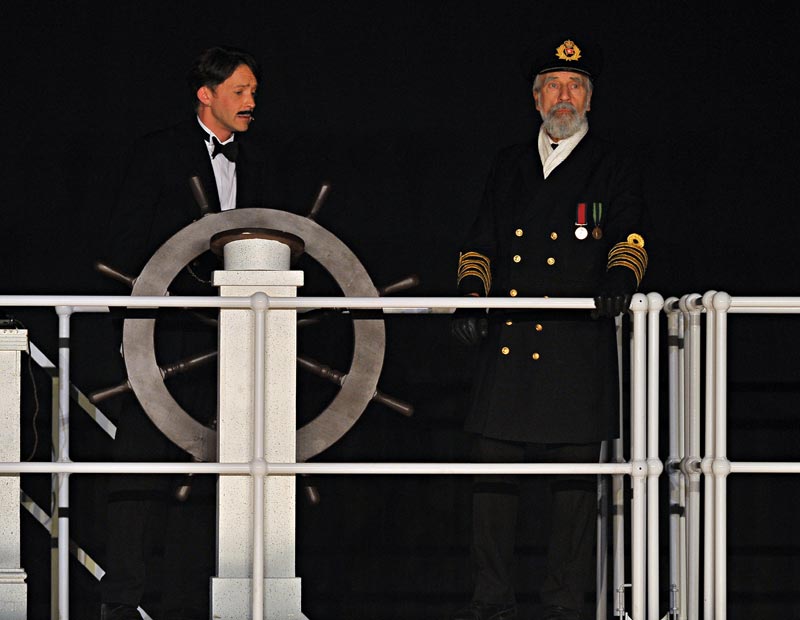 Jonathan Taylor, Mike Ellis